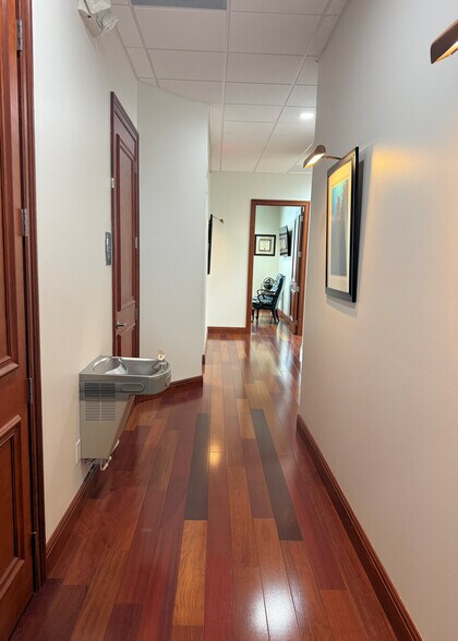 More Photos Of 1005 W Indiantown Rd, Jupiter Office For Sale
