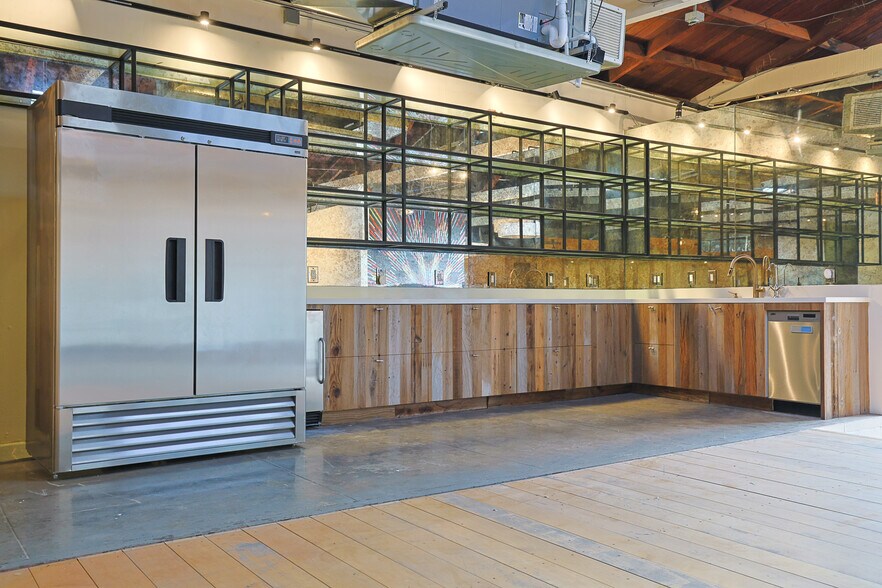 More Photos Of 350-360 Sunset Ave, Venice Warehouse For Lease