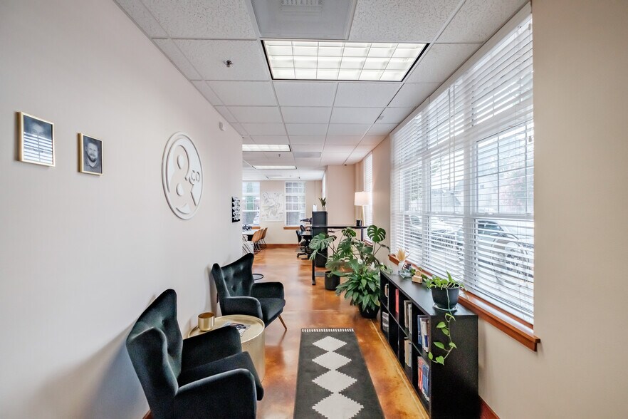 More Photos Of 321 E 1st Ave, Albany Office Residential For Lease