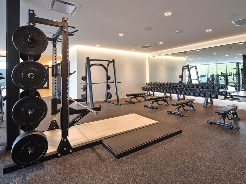 More Photos Of 5555 Windward Pky W, Alpharetta Loft Creative Space For Lease