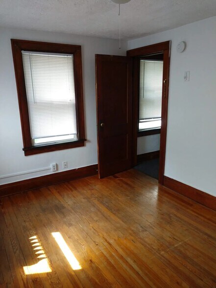 More Photos Of 203 Sanford St, Rochester Specialty For Sale