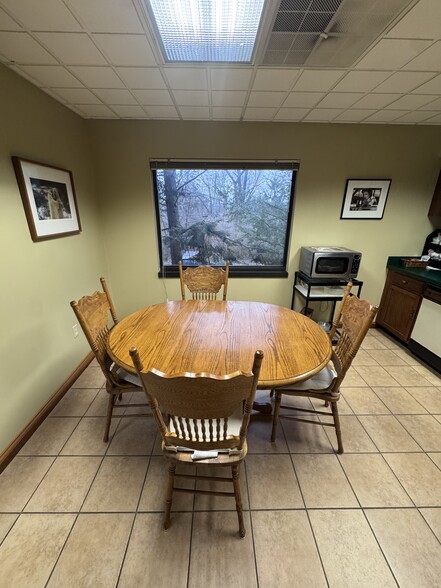 More Photos Of 7086 Corporate Way, Dayton Office For Lease