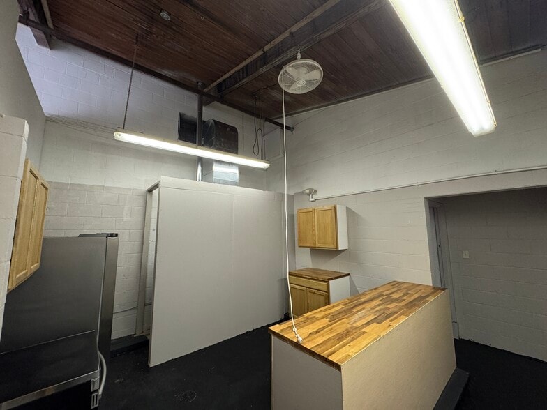 More Photos Of 115 Pioneer Way, Scottdale Warehouse For Sale