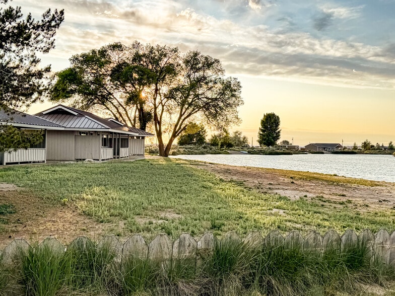 More Photos Of 87275 County Hwy 9-28, Christmas Valley Hotel For Sale