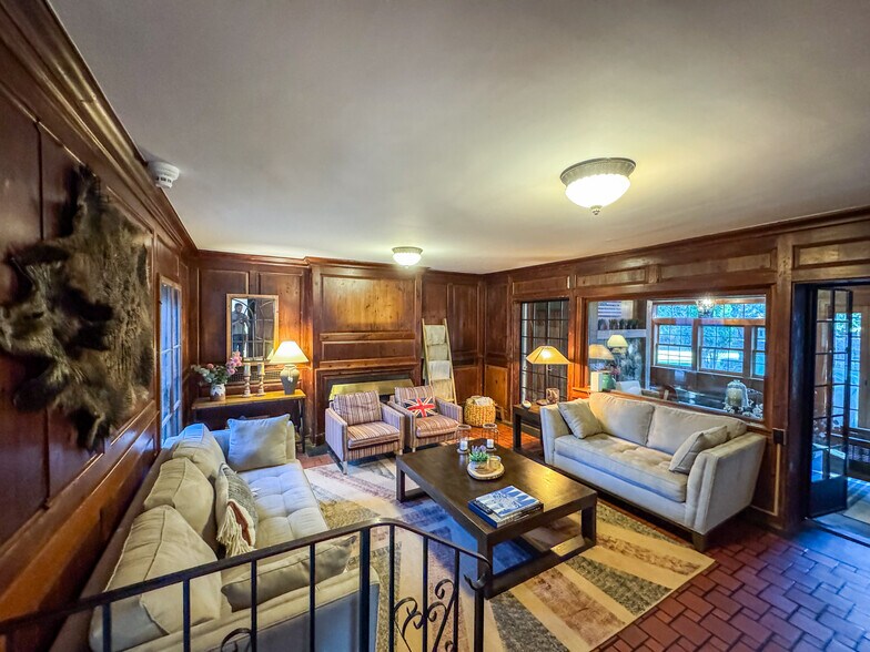 More Photos Of 24 Genesee St, New Berlin Specialty For Sale