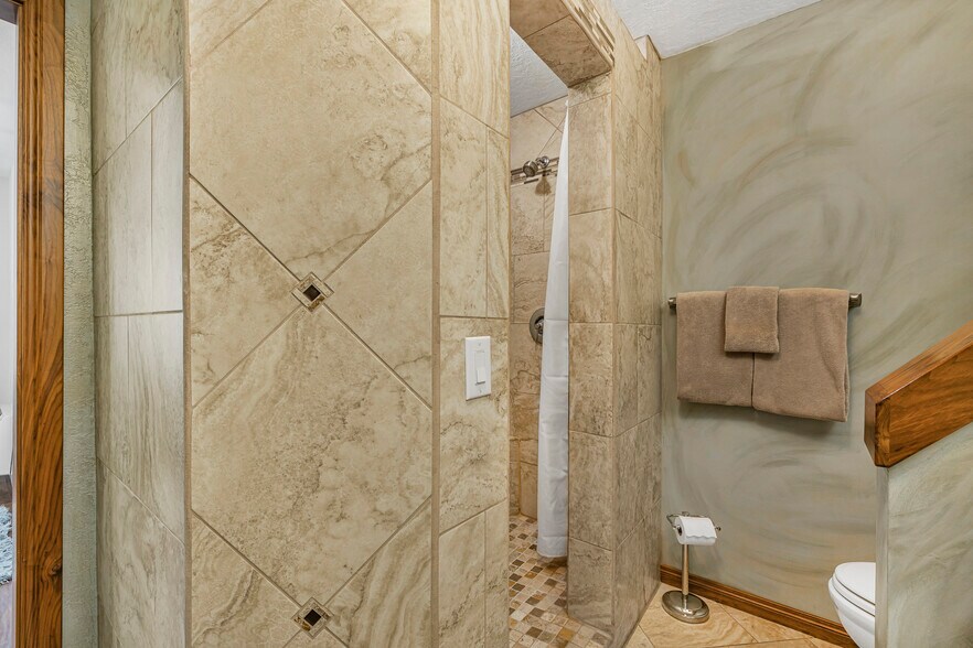 More Photos Of 13 Gott Ln, Salmon Hospitality For Sale