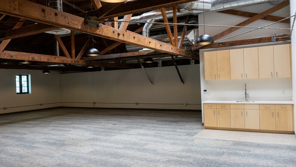 Primary Photo Of 1219 State St, Santa Barbara Office For Lease