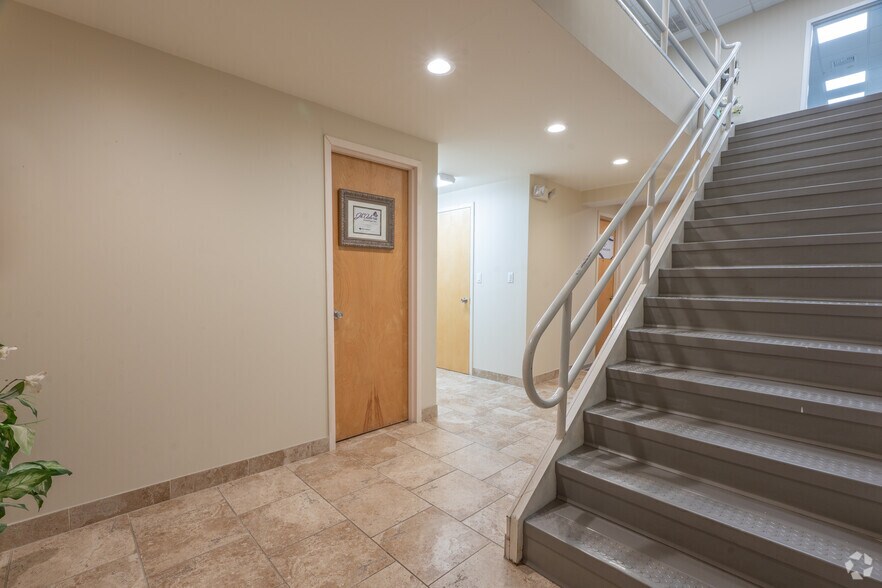 More Photos Of 160 Howells Rd, Bay Shore Office For Lease