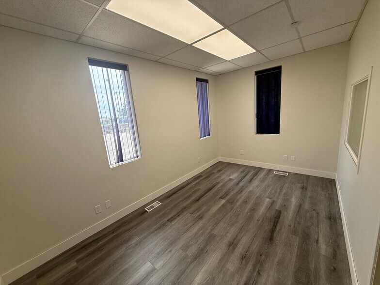 More Photos Of 8319 Chiles Industrial Av, Red Deer Warehouse For Sale