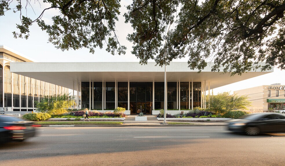 Primary Photo Of 3334 Richmond Ave, Houston Office For Lease