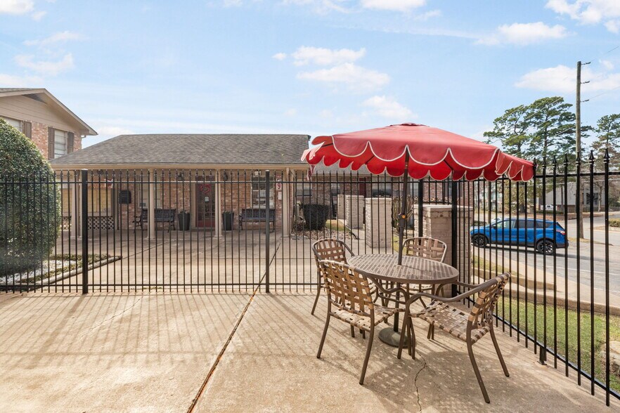 More Photos Of 2451 Lake Rd, Huntsville Apartments For Sale