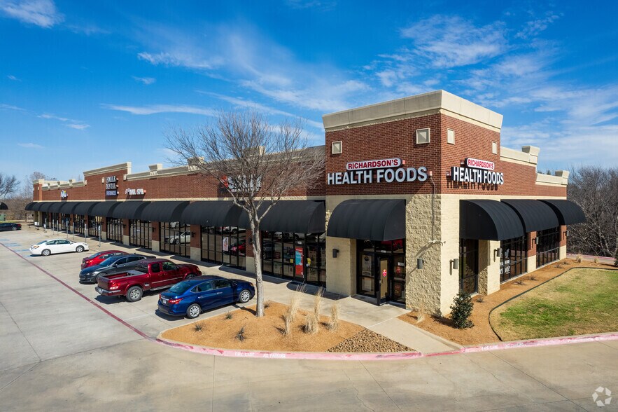 Primary Photo Of 5850 S Hulen St, Fort Worth Unknown For Lease