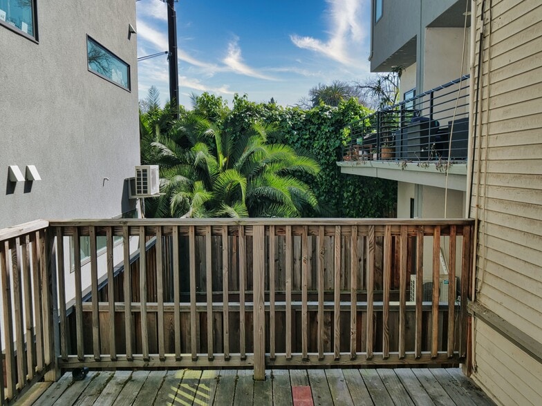 More Photos Of 1901-1903 H St, Sacramento Apartments For Sale