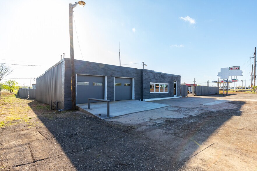 More Photos Of 769 Arnold Blvd, Abilene Flex For Sale