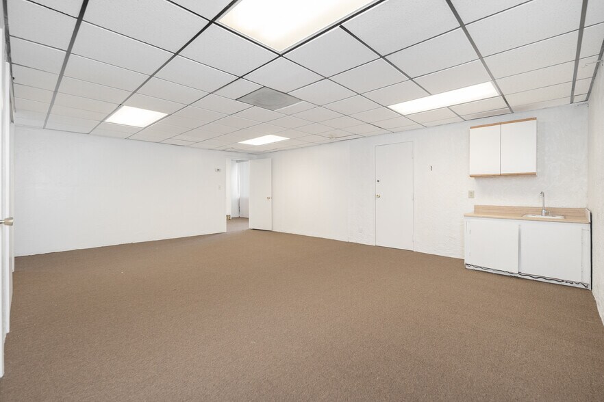 More Photos Of 11747 N 19th Ave, Phoenix Office For Sale