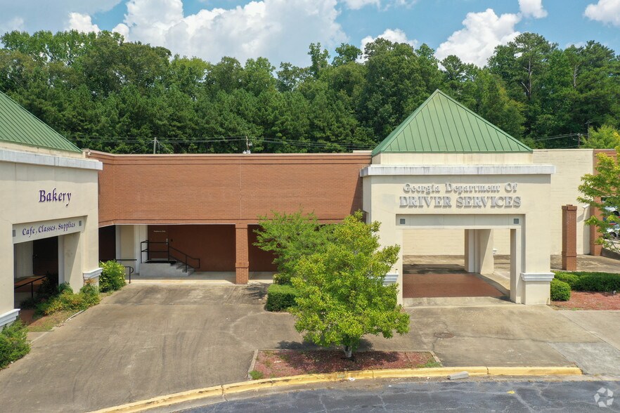 More Photos Of 7984-8044 Rockbridge Rd, Lithonia Unknown For Lease