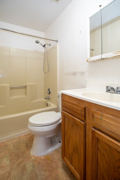 More Photos Of 146 E Saint Clair Ave, Longmont Apartments For Sale