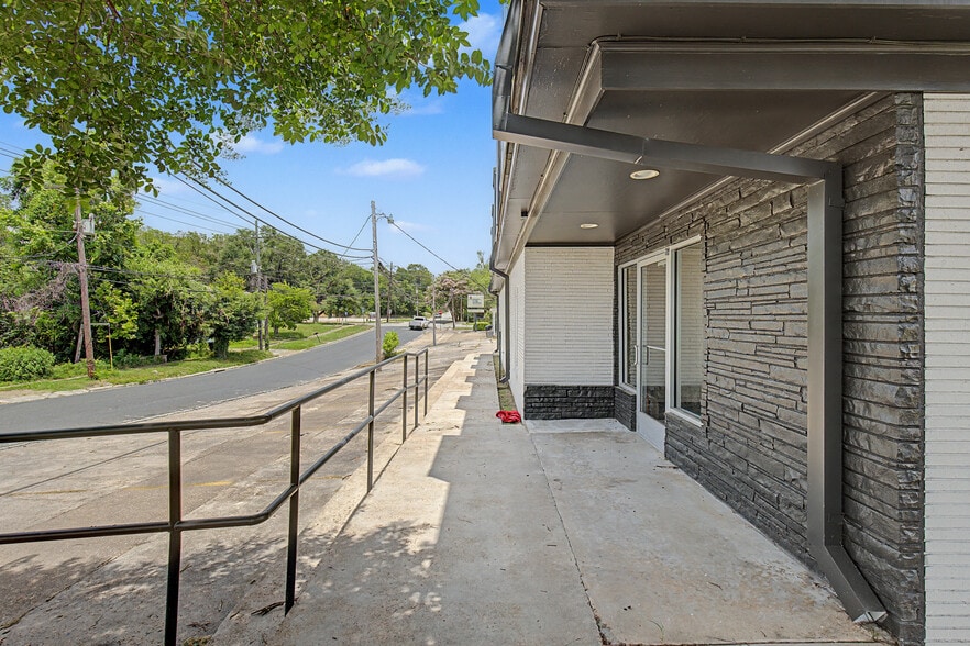 More Photos Of 1117 10th St, Huntsville Office For Lease