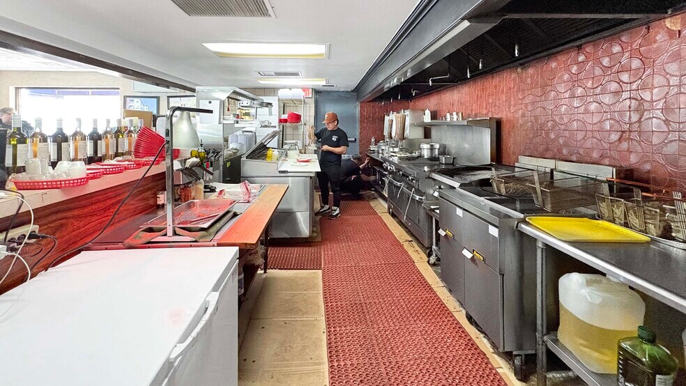More Photos Of 750 N Addison Rd, Villa Park Restaurant For Sale