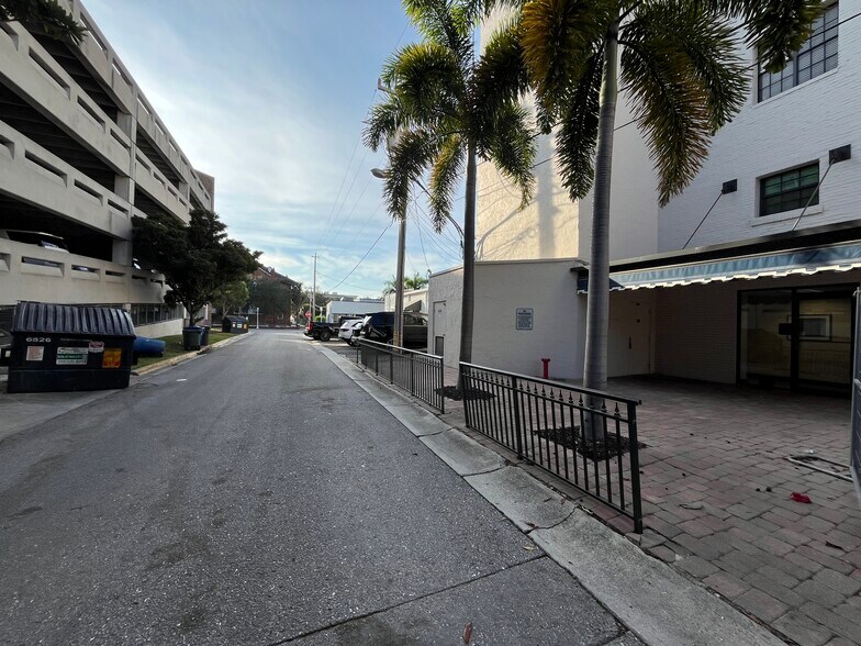 More Photos Of 1625 Hendry St, Fort Myers Loft Creative Space For Lease