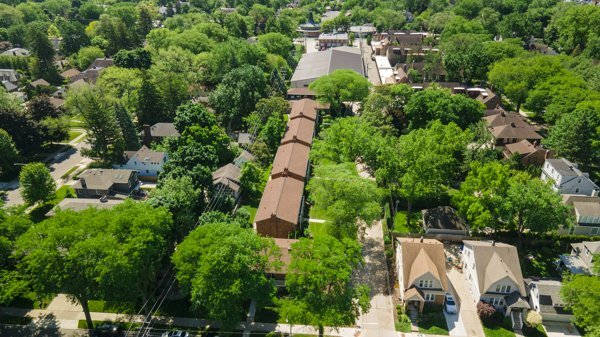 More Photos Of 516 Neff Ln, Grosse Pointe Apartments For Sale