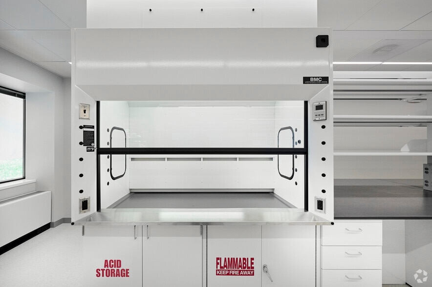 More Photos Of 20400 Observation Dr, Germantown Medical For Lease