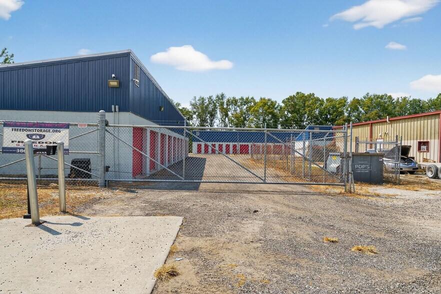 More Photos Of 13396 76th St, Live Oak Self Storage For Sale