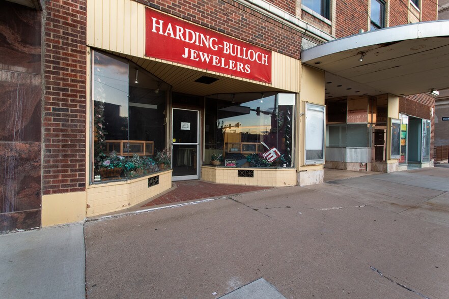 More Photos Of 401-411 N Main St, Pueblo Movie Theatre For Sale