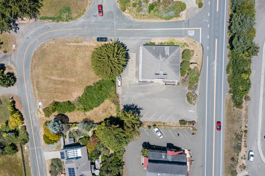 More Photos Of 39000 1 hwy, Gualala Flex For Sale