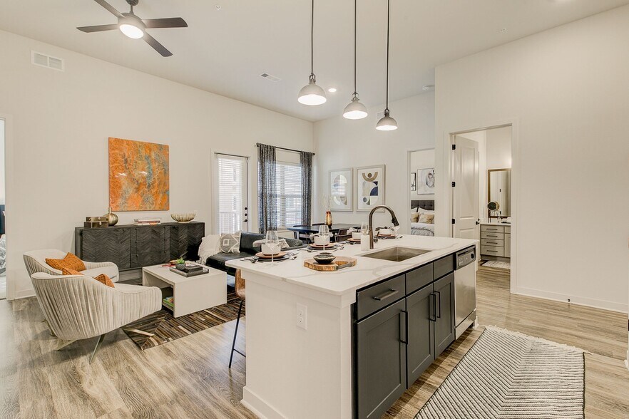 More Photos Of 4150 Belt Line Rd, Addison Apartments For Lease