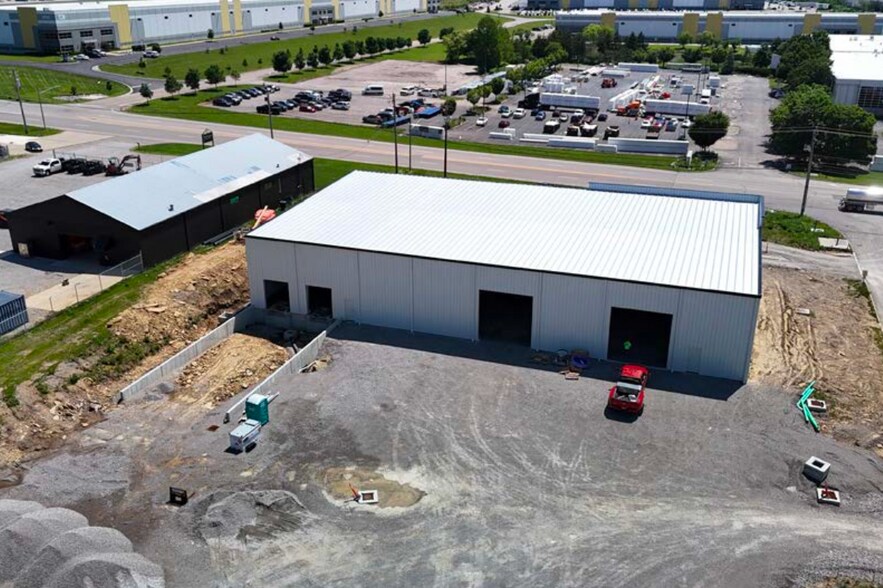 More Photos Of 9381 Seward Rd, Fairfield Warehouse For Lease