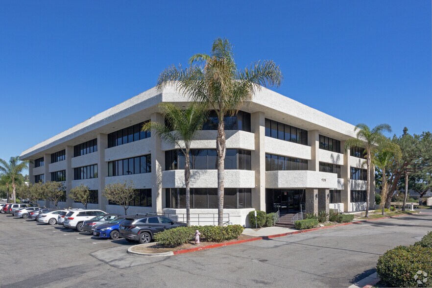More Photos Of 17215 Studebaker Rd, Cerritos Medical For Lease
