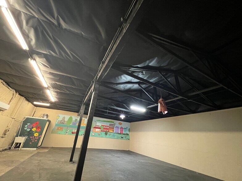 More Photos Of 2118 19th St, Sacramento Light Distribution For Lease