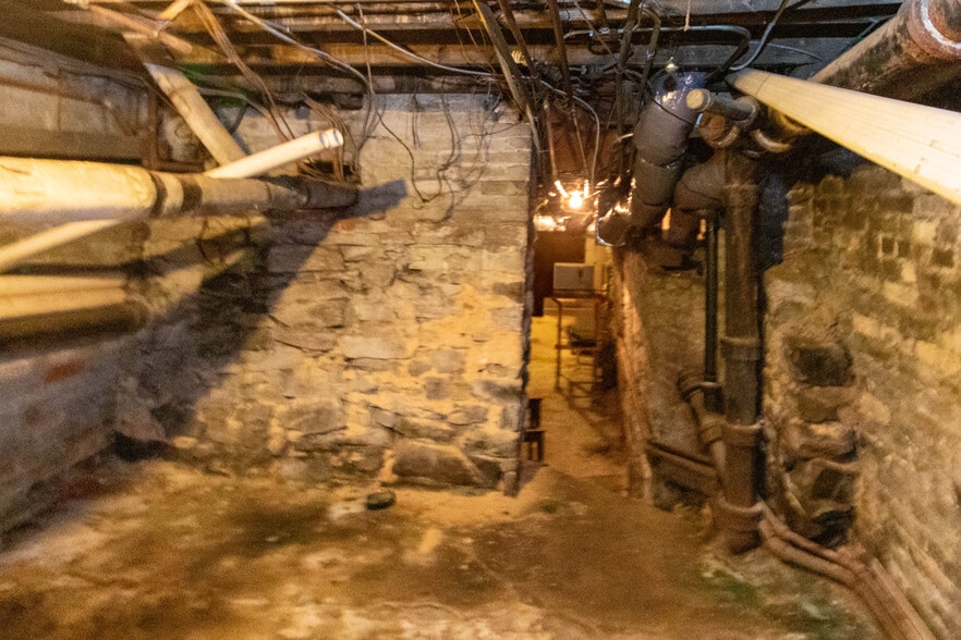 More Photos Of 115 W Saratoga St, Baltimore Storefront Retail Residential For Sale