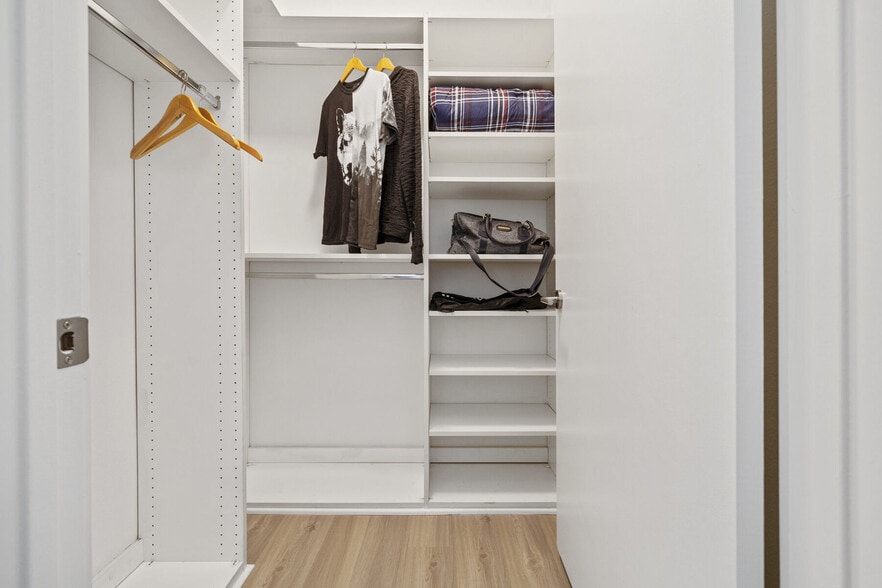 More Photos Of 11049 Magnolia Blvd, North Hollywood Apartments For Lease