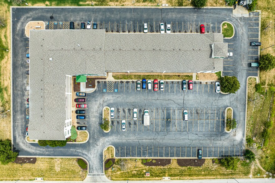 More Photos Of 4301 N Corrington Ave, Kansas City Hotel For Sale