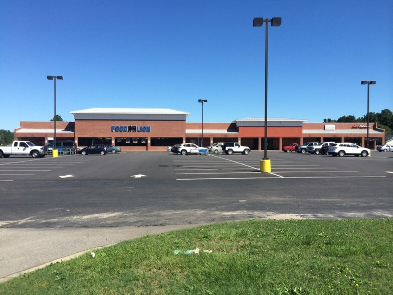More Photos Of 805 E 4th Ave, Red Springs Supermarket For Lease