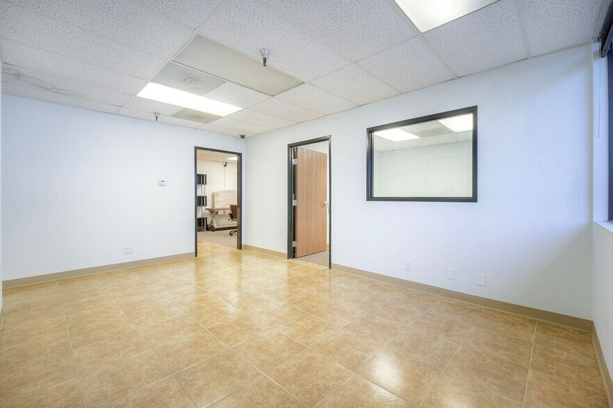 More Photos Of 2221 Las Palmas Dr, Carlsbad Warehouse For Sale