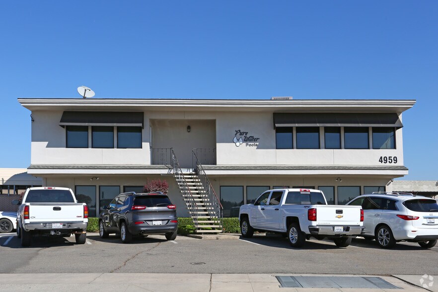 More Photos Of 4959 E Dakota Ave, Fresno Office For Lease