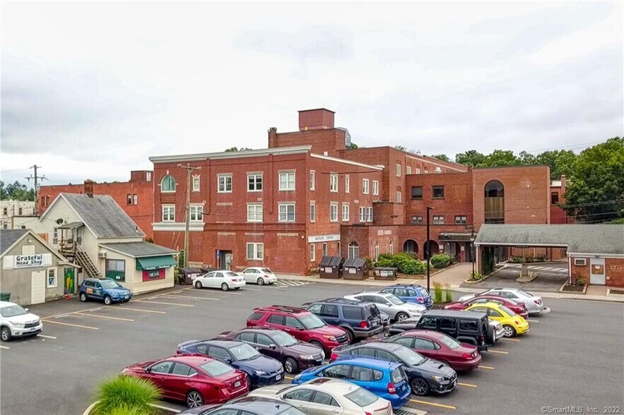 More Photos Of 935 Main St, Manchester Medical For Sale