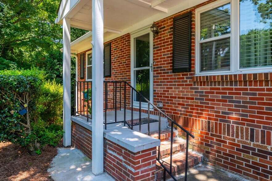 More Photos Of 4270 S Main St, Acworth Office For Sale