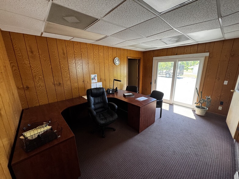 More Photos Of 118 Diekamp Ln, Saint Charles Service For Lease