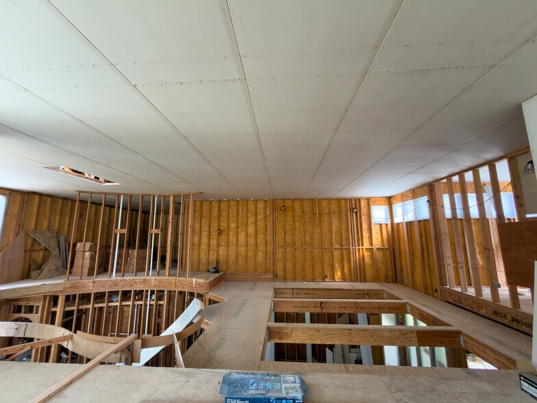 More Photos Of 46914 US-101, Bandon General Retail For Sale