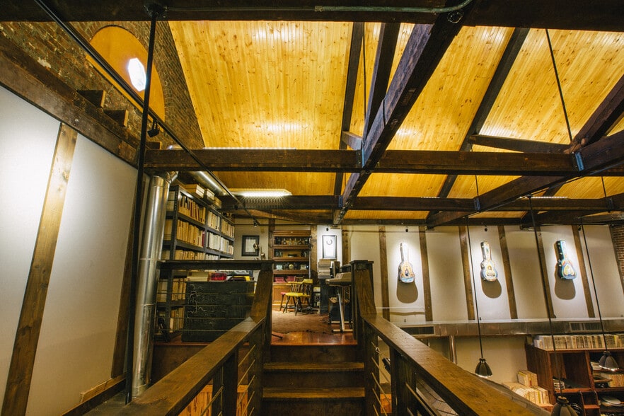 More Photos Of 114-116 17th Ave S, Nashville Office For Sale