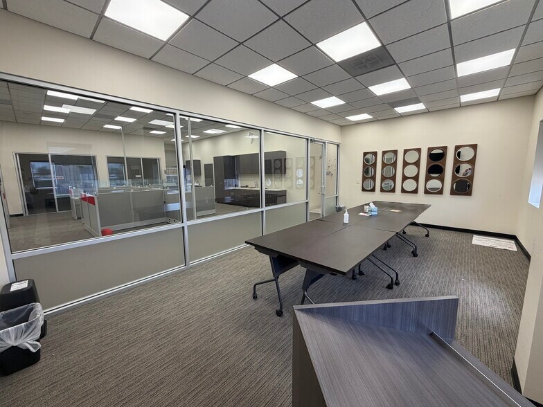 More Photos Of 4022 Louetta Rd, Spring Auto Dealership For Lease