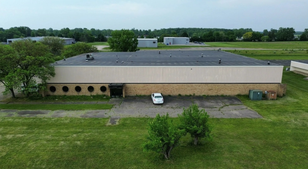 Primary Photo Of 3027 Airpark Dr N, Flint Warehouse For Sale
