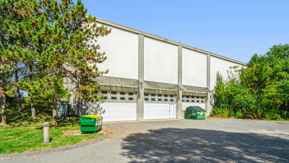 More Photos Of 120 Whiting Farms Rd, Holyoke Manufacturing For Sale