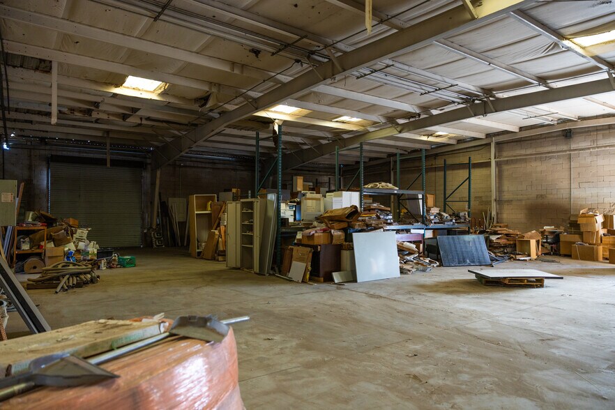 More Photos Of 1302 W Lincoln St, Phoenix Warehouse For Sale