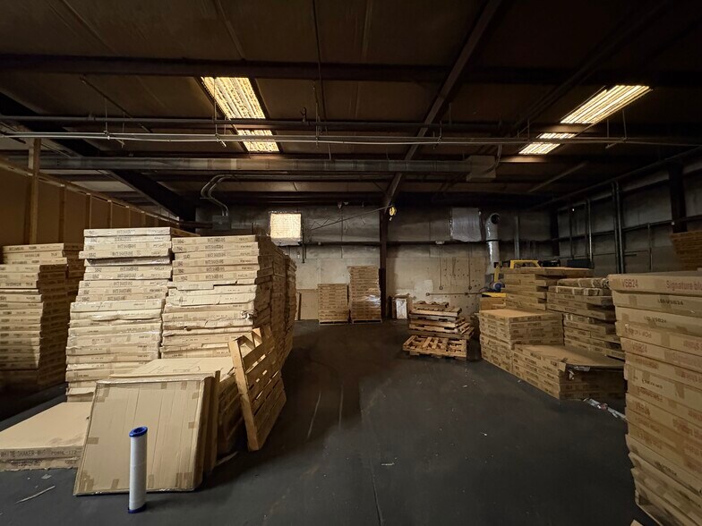 More Photos Of 3209 Industry Dr, Charleston Warehouse For Lease