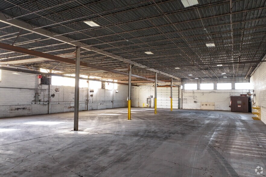 More Photos Of 1729 Pennsylvania Ave, Monaca Manufacturing For Lease